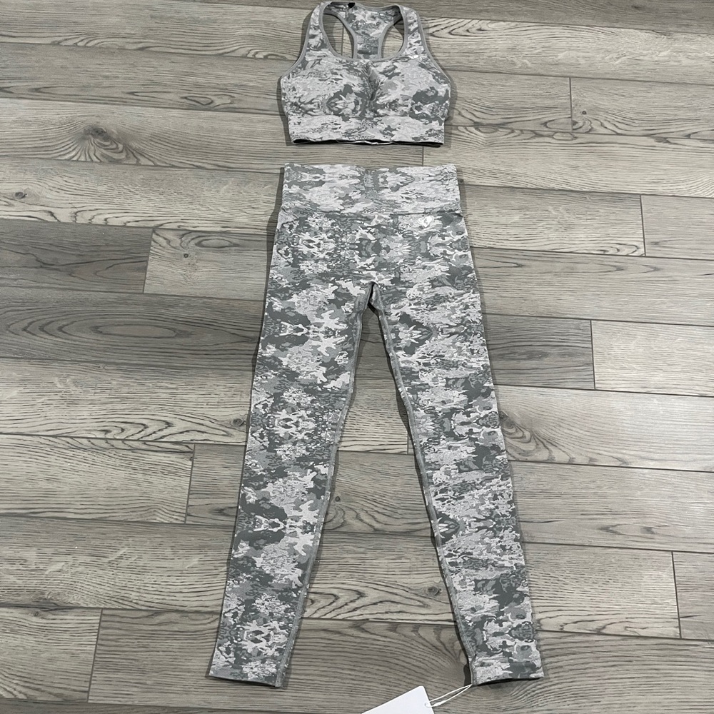 NWT Women’s Best Seamless Leggings and NWOT sports bra (took tag off to try on)